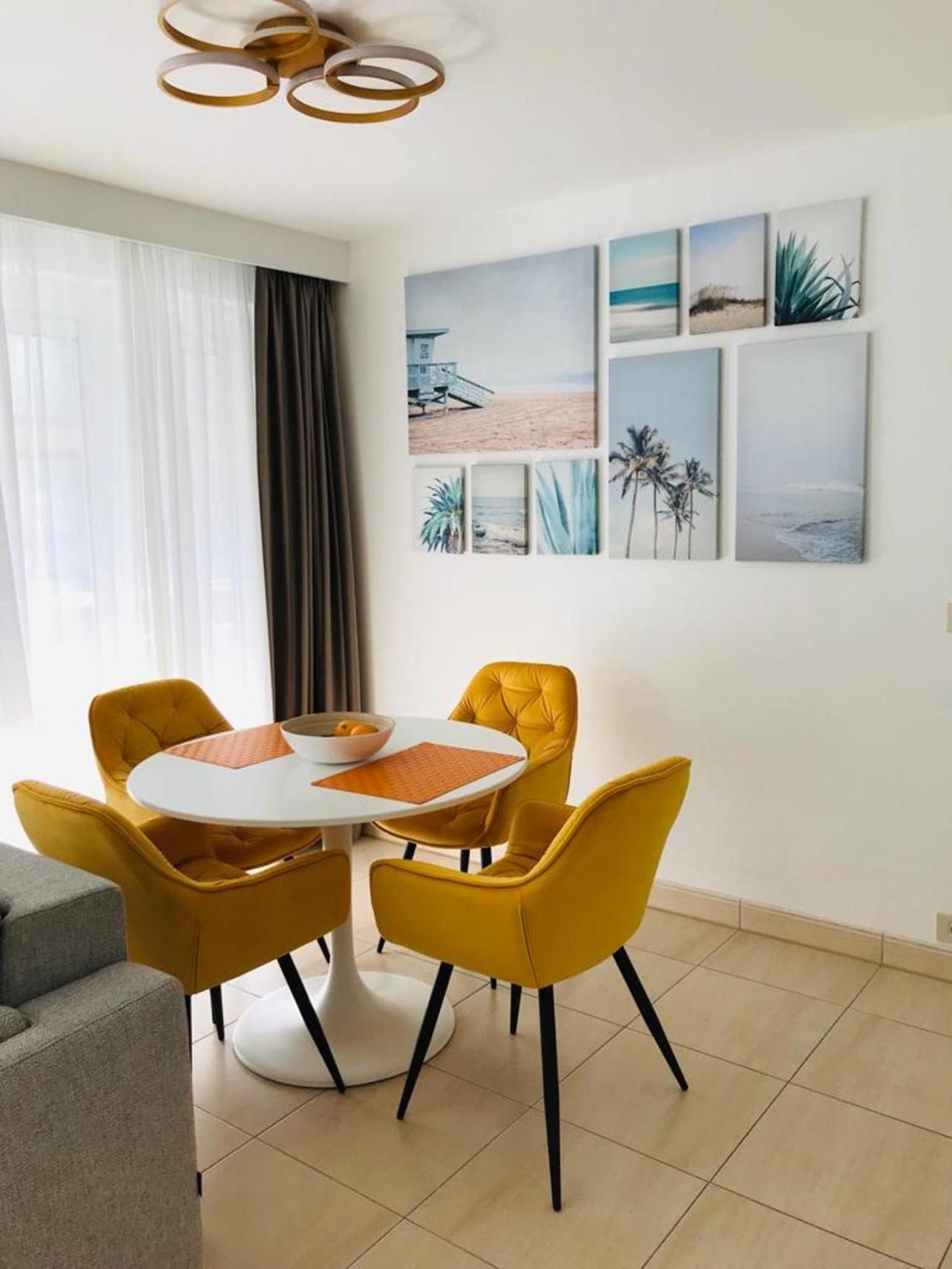 Urbanstay Suites - Beachfront Apartment In Knokke エクステリア 写真